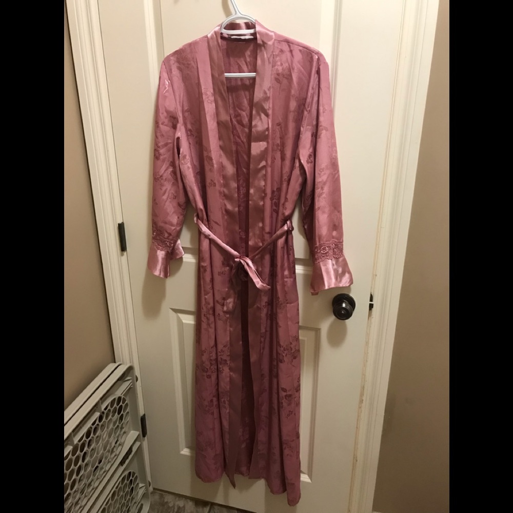 Velabella lightweight house coat/ robe